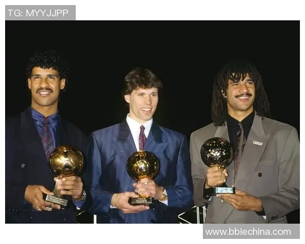 荷兰足球明星4号的辉煌历程与传奇瞬间解析